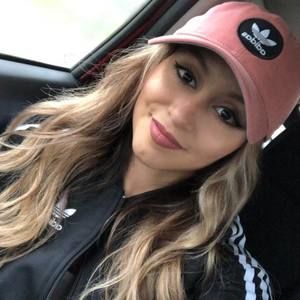 Meet your Posher, Mayra